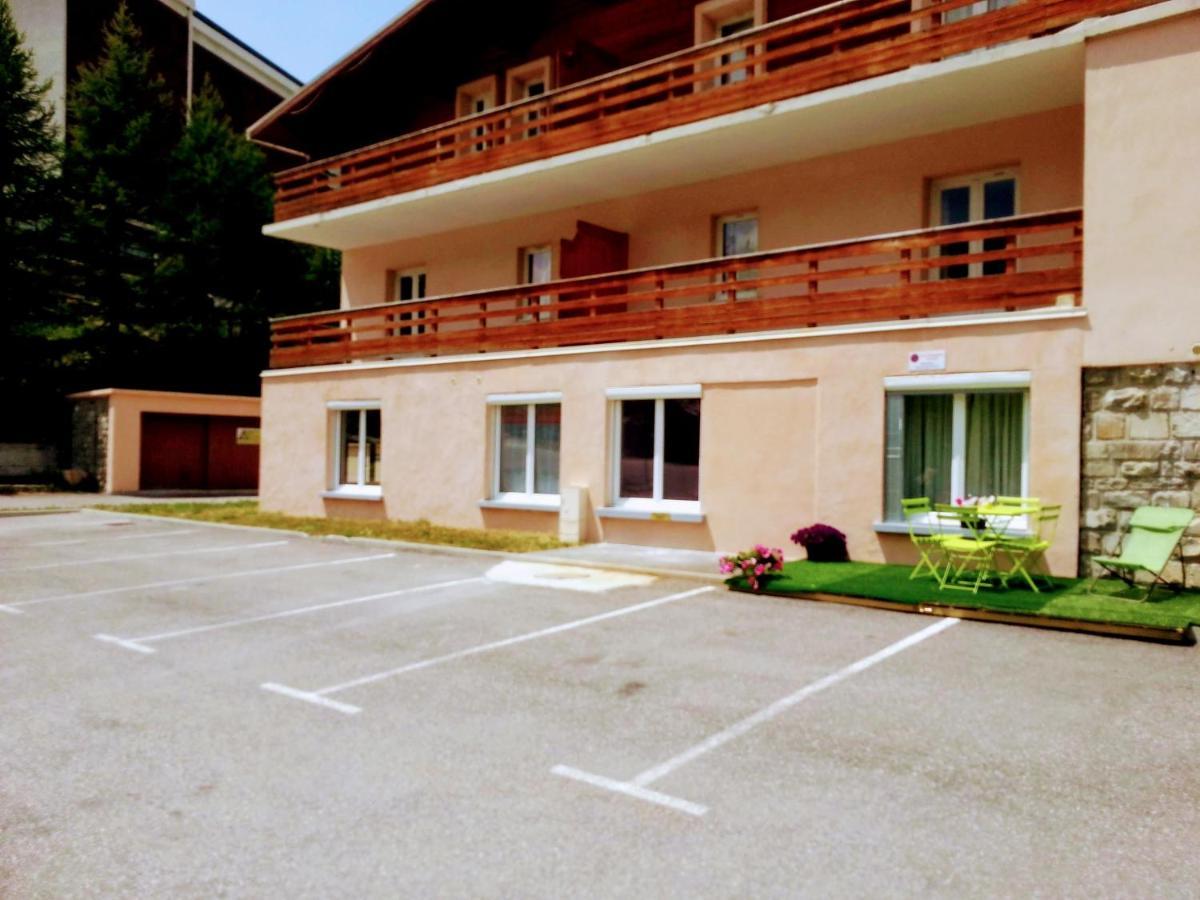 Vars, Appart Spacieux Renove 4 Couchages Dans Chalet Vars  Dış mekan fotoğraf