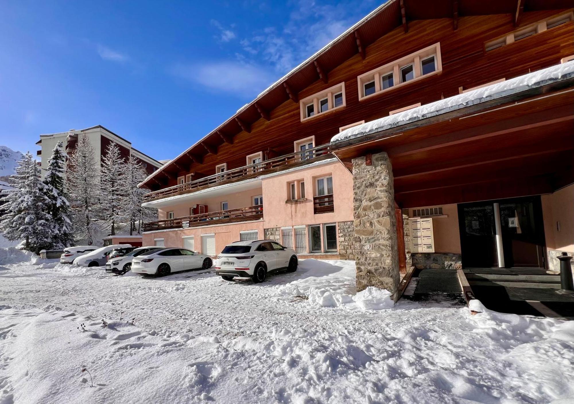 Vars, Appart Spacieux Renove 4 Couchages Dans Chalet Vars  Dış mekan fotoğraf