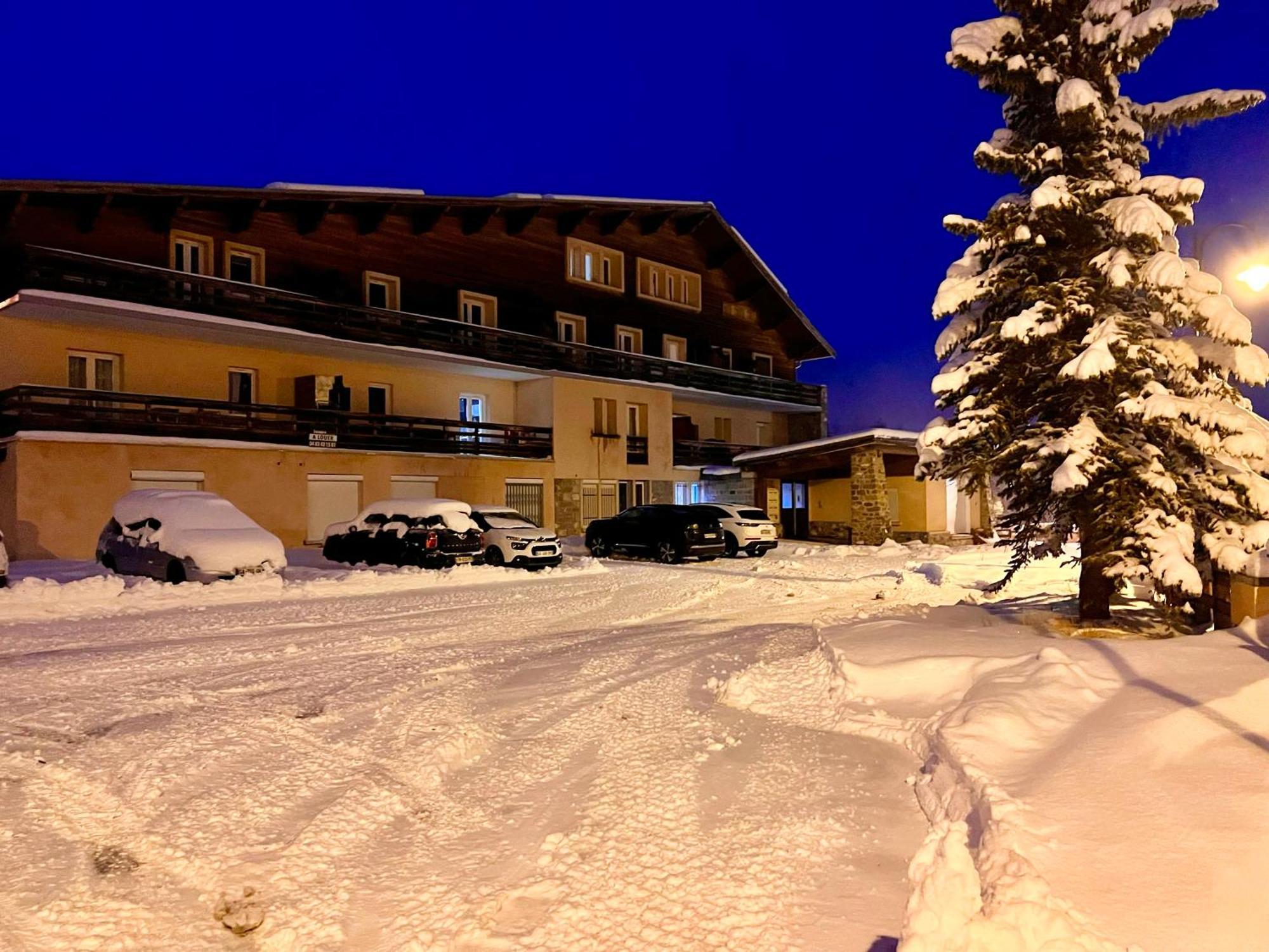 Vars, Appart Spacieux Renove 4 Couchages Dans Chalet Vars  Dış mekan fotoğraf